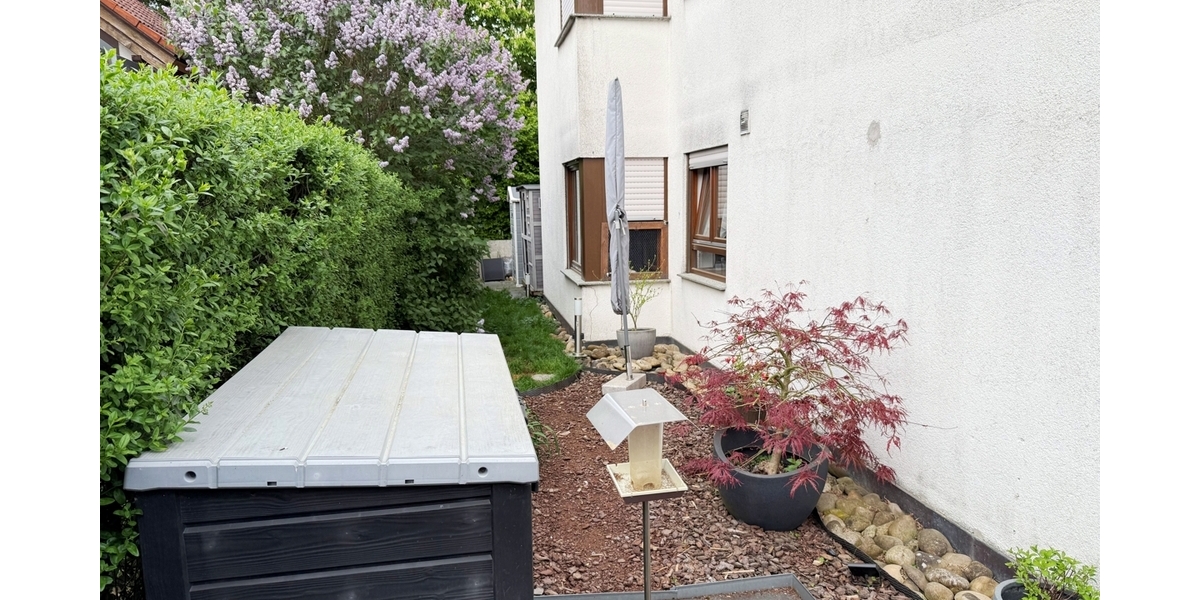 Terrasse mit Gartenanteil